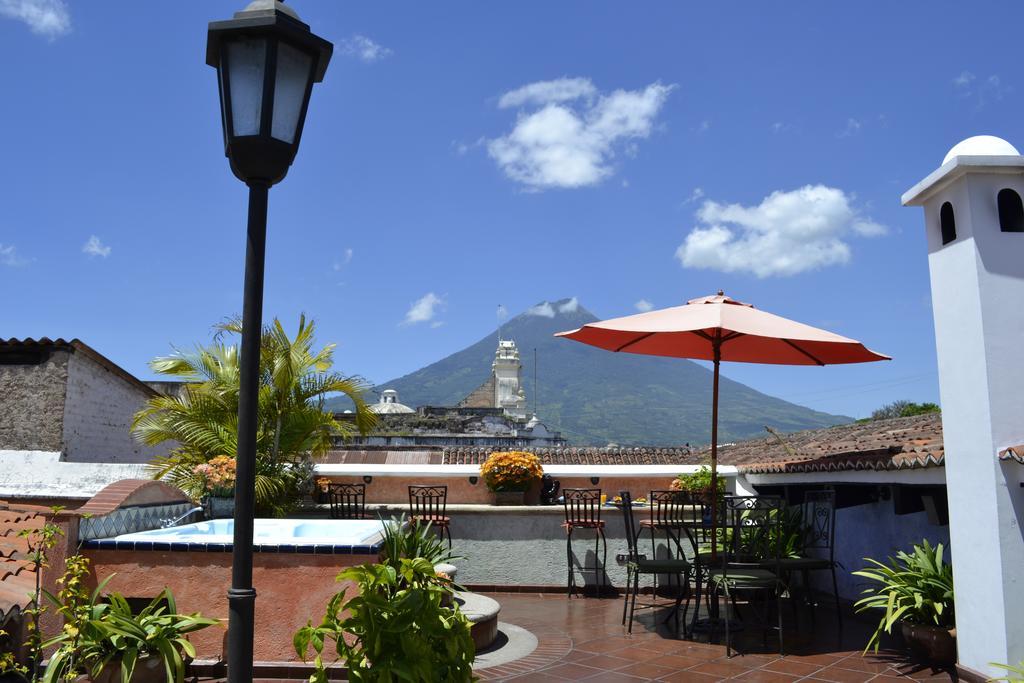 D'Leyenda Hotel Antigua Екстер'єр фото