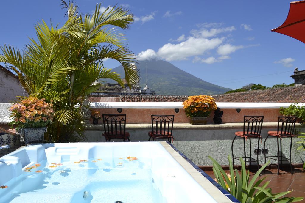 D'Leyenda Hotel Antigua Екстер'єр фото