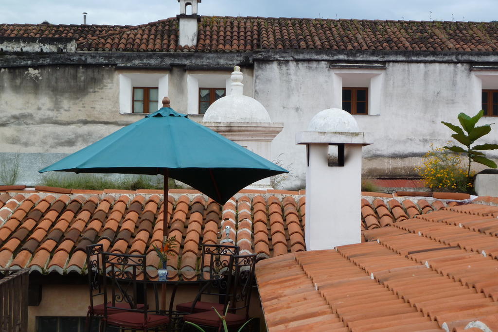 D'Leyenda Hotel Antigua Екстер'єр фото