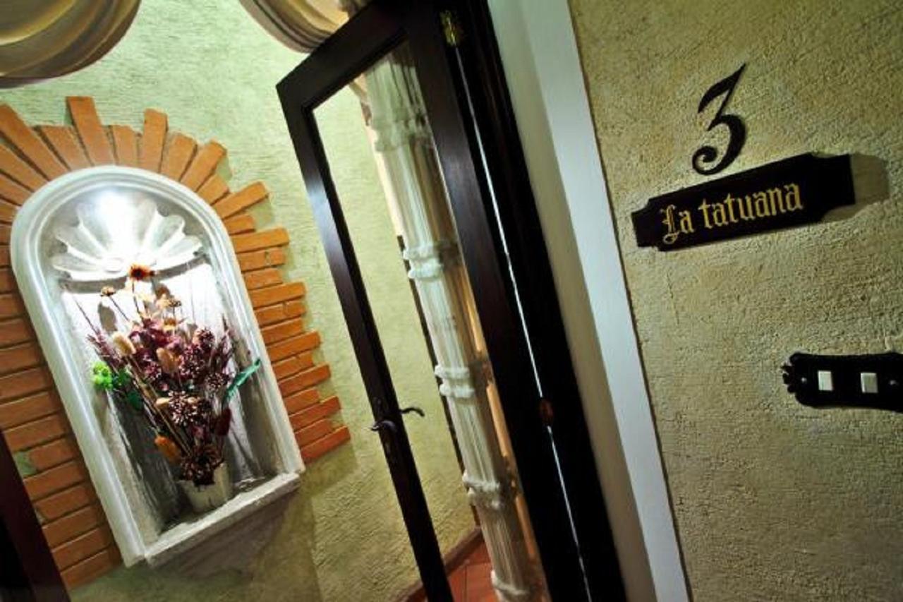 D'Leyenda Hotel Antigua Екстер'єр фото