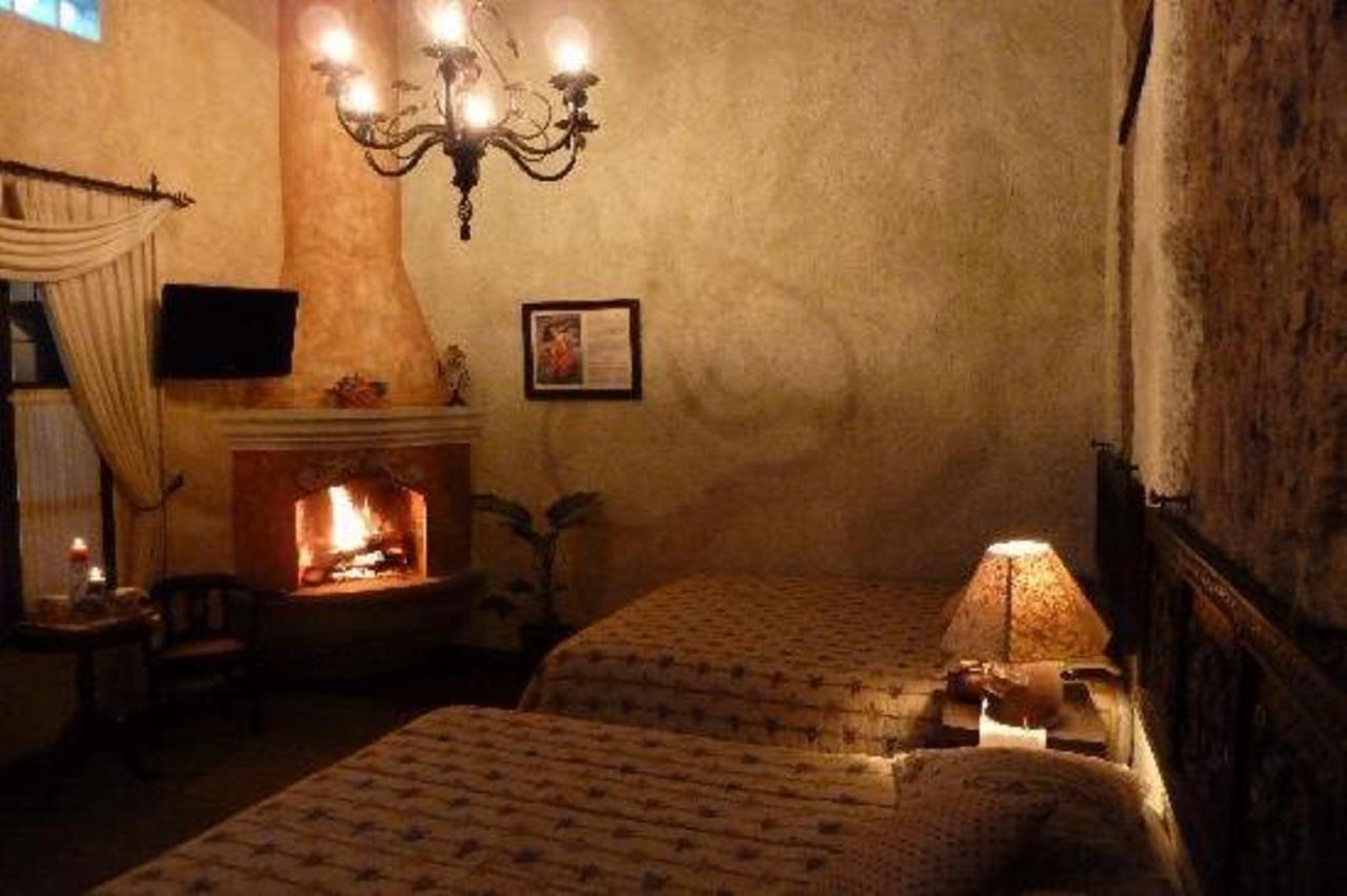 D'Leyenda Hotel Antigua Екстер'єр фото