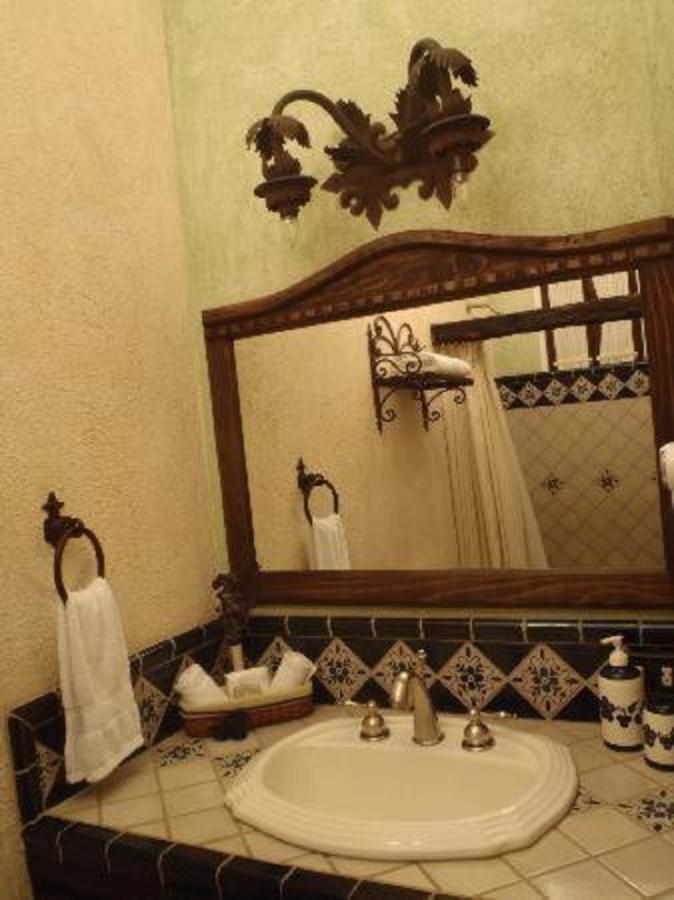 D'Leyenda Hotel Antigua Екстер'єр фото