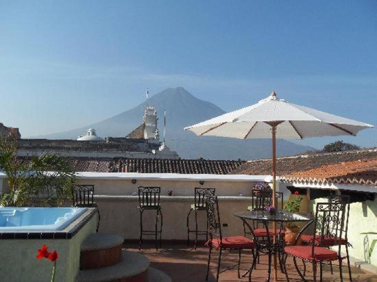 D'Leyenda Hotel Antigua Екстер'єр фото