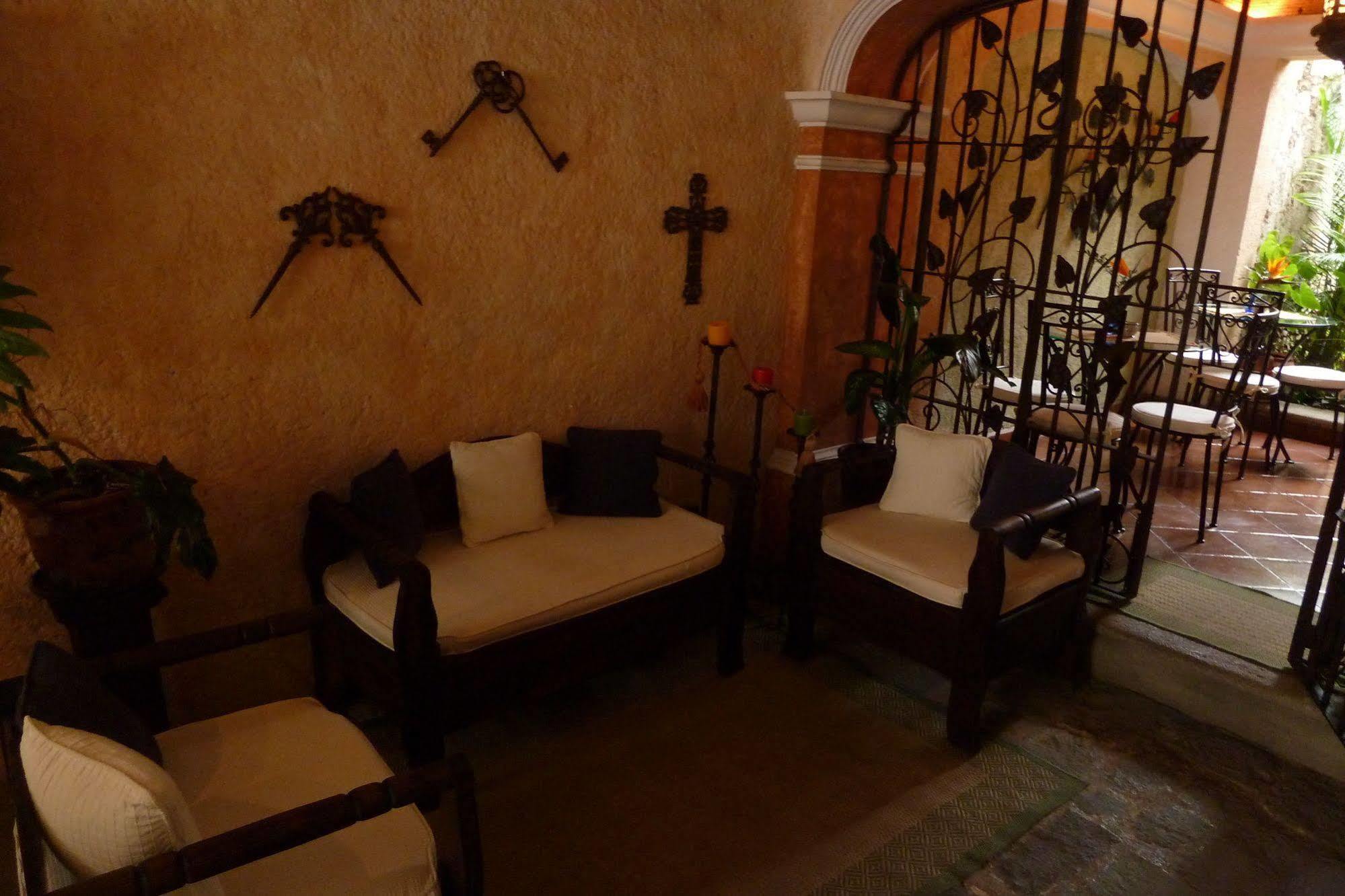 D'Leyenda Hotel Antigua Екстер'єр фото