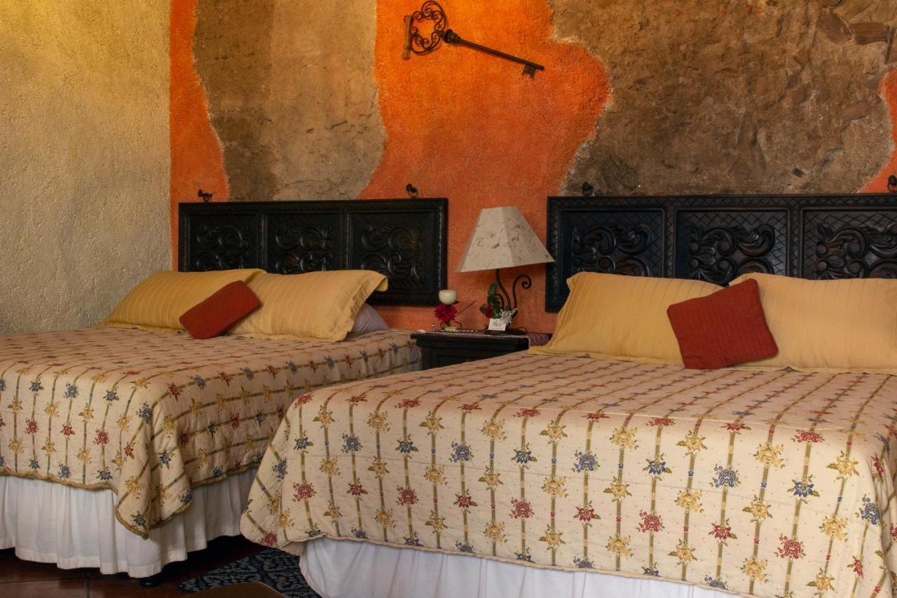 D'Leyenda Hotel Antigua Екстер'єр фото
